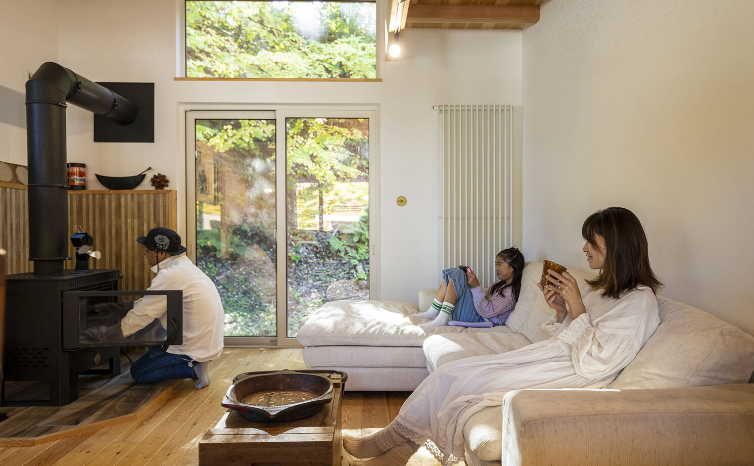 渡部製作所 【2000万円台/札幌市/無垢材/薪ストーブ】森とつながるような暮らし。職人の手仕事で叶える自然素材の家の建築実例画像3