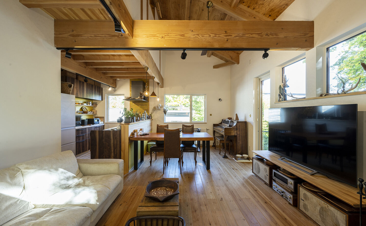 渡部製作所 【2000万円台/札幌市/無垢材/薪ストーブ】森とつながるような暮らし。職人の手仕事で叶える自然素材の家の建築実例画像5