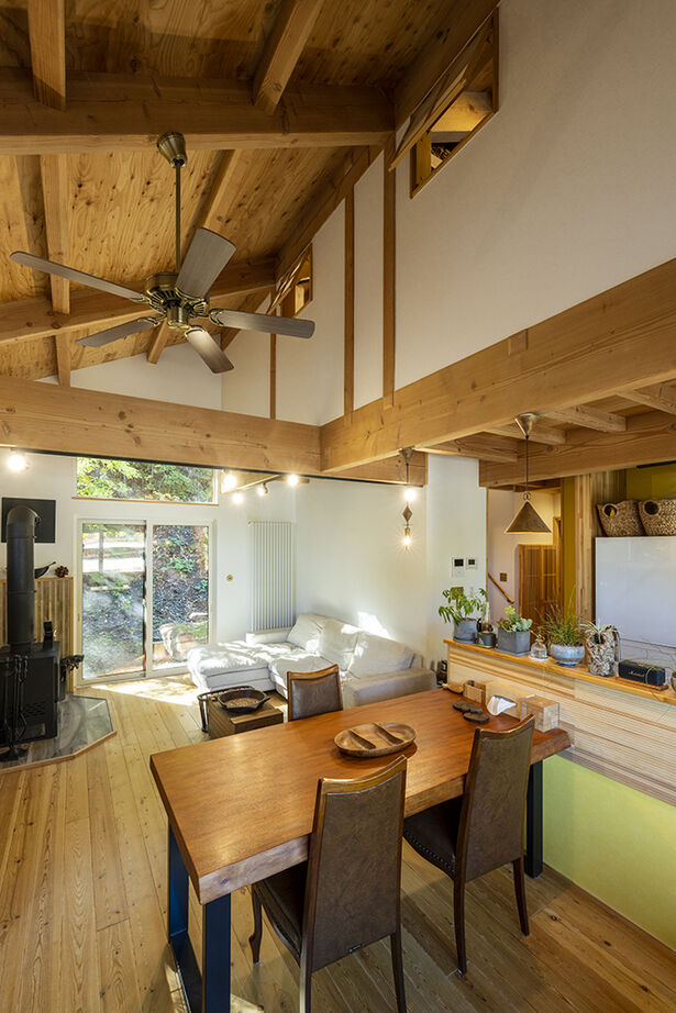 渡部製作所 【2000万円台/札幌市/無垢材/薪ストーブ】森とつながるような暮らし。職人の手仕事で叶える自然素材の家の建築実例画像6