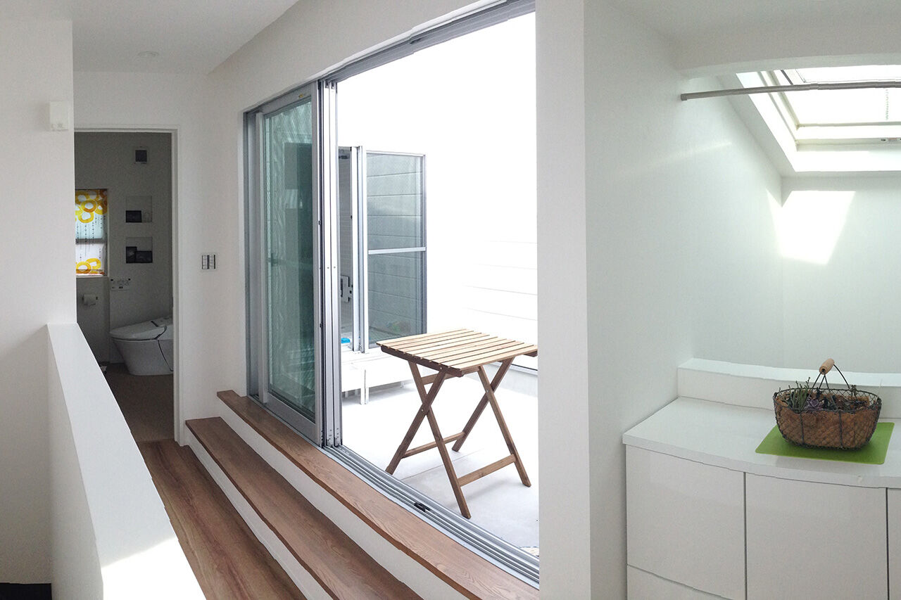 UK LIFE DESIGN 【1680万円/２階リビング】ビルトインガレージのある3階建ての都市型住宅の建築実例画像5