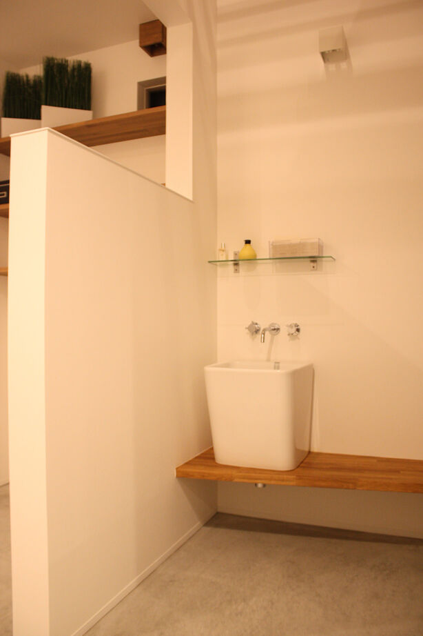 UK LIFE DESIGN 【1680万円/２階リビング】ビルトインガレージのある3階建ての都市型住宅の建築実例画像8