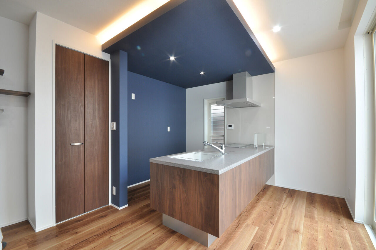 UK LIFE DESIGN 【1680万円/延床面積36.1坪/吹抜け】玄関ホールに大きな吹抜けのある、開放的な家の建築実例画像2