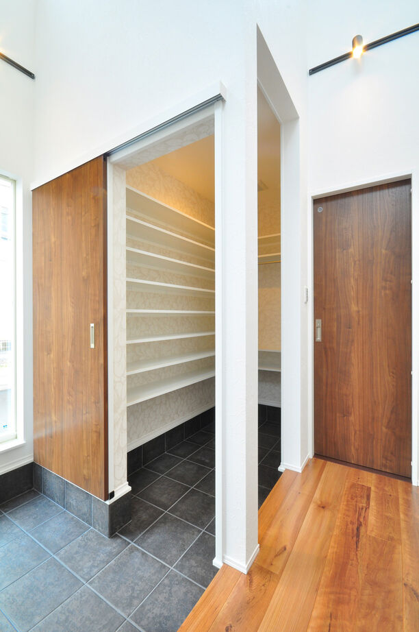 UK LIFE DESIGN 【1680万円/延床面積36.1坪/吹抜け】玄関ホールに大きな吹抜けのある、開放的な家の建築実例画像9