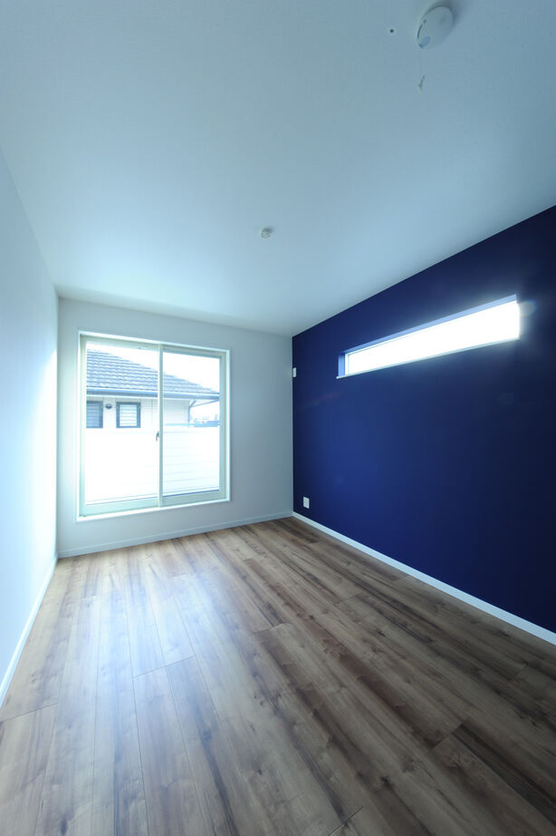 UK LIFE DESIGN 【1350万円/カバードポーチ】真っ白なラップサイディングのカリフォルニアスタイルの家の建築実例画像6