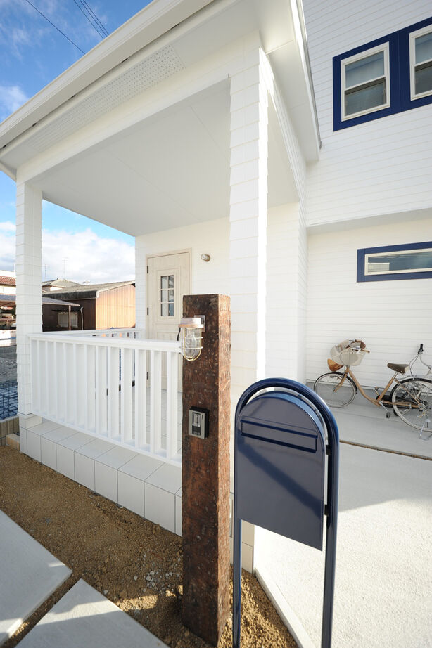 UK LIFE DESIGN 【1350万円/カバードポーチ】真っ白なラップサイディングのカリフォルニアスタイルの家の建築実例画像10