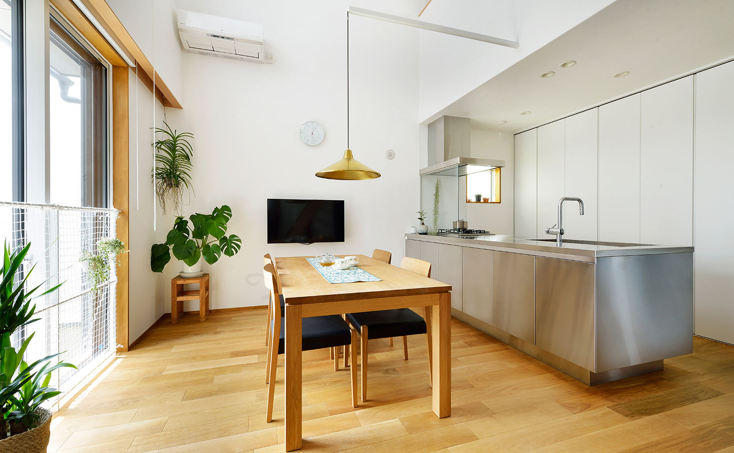 一級建築士事務所　フクダ・ロングライフデザイン 【SE/断熱6/C値0.5/中庭/敷地33坪/ビルトインガレージ】都心部で実現させた緑と光溢れるプライベート空間の建築実例画像7