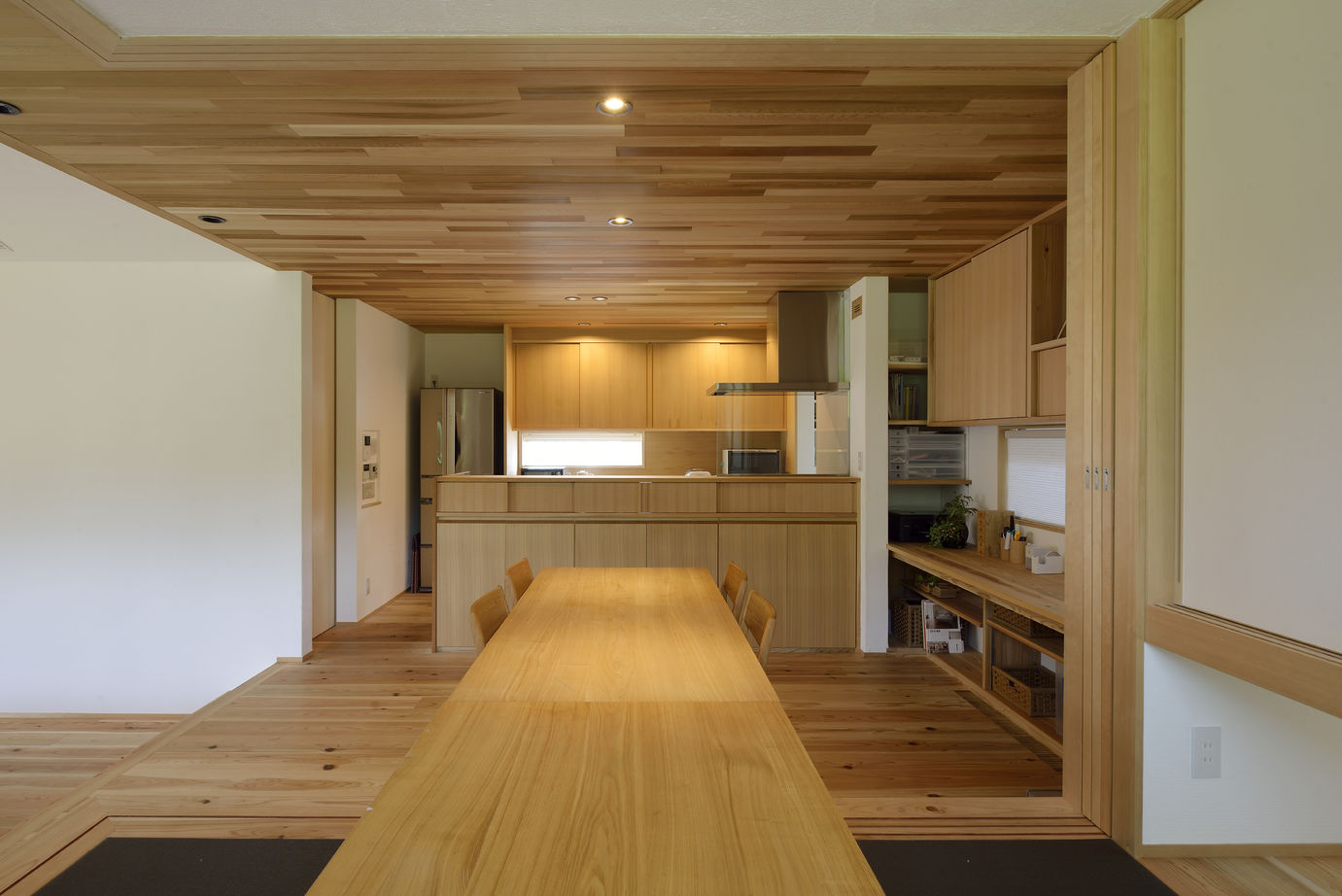 一級建築士事務所　フクダ・ロングライフデザイン 【箕面市/平屋】採光と中庭のある平屋。パッシブ冷暖で快適・子育て仲間が集う空間の建築実例画像5