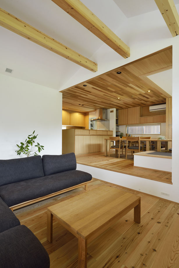 一級建築士事務所　フクダ・ロングライフデザイン 【箕面市/平屋】採光と中庭のある平屋。パッシブ冷暖で快適・子育て仲間が集う空間の建築実例画像6