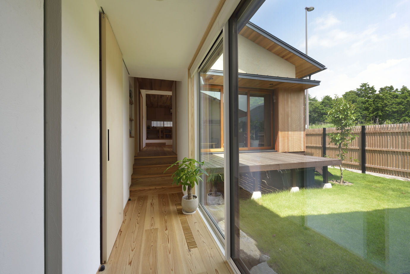 一級建築士事務所　フクダ・ロングライフデザイン 【箕面市/平屋】採光と中庭のある平屋。パッシブ冷暖で快適・子育て仲間が集う空間の建築実例画像8
