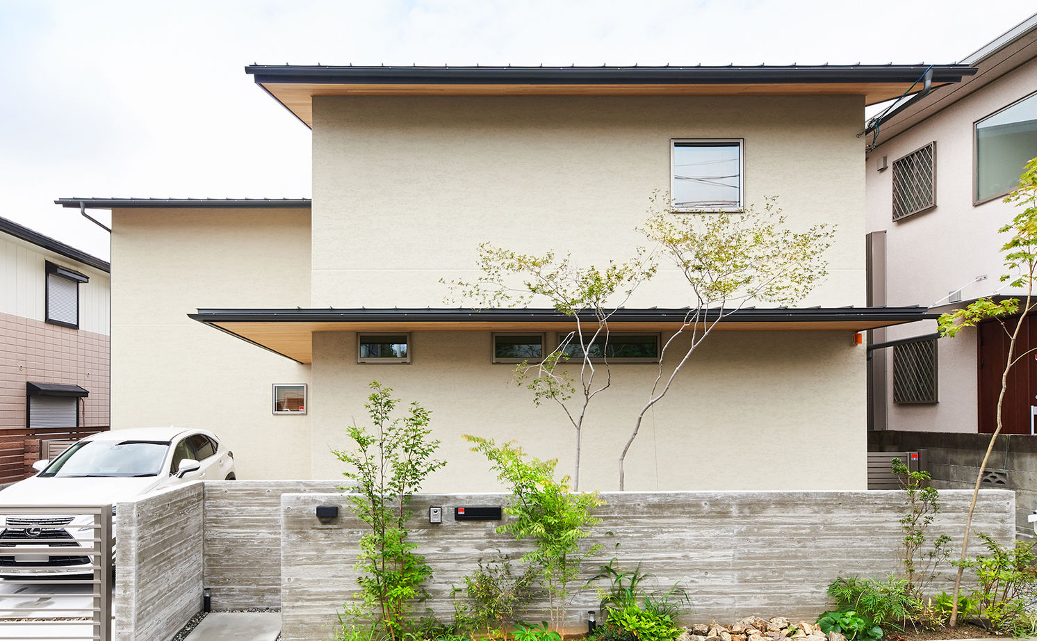 一級建築士事務所　フクダ・ロングライフデザイン 【断熱等級6/C値0.50/パッシブデザイン/SE構法/吹抜/耐震等級3】庭に寄り添う空間と 日射取得を両立した家の建築実例画像2