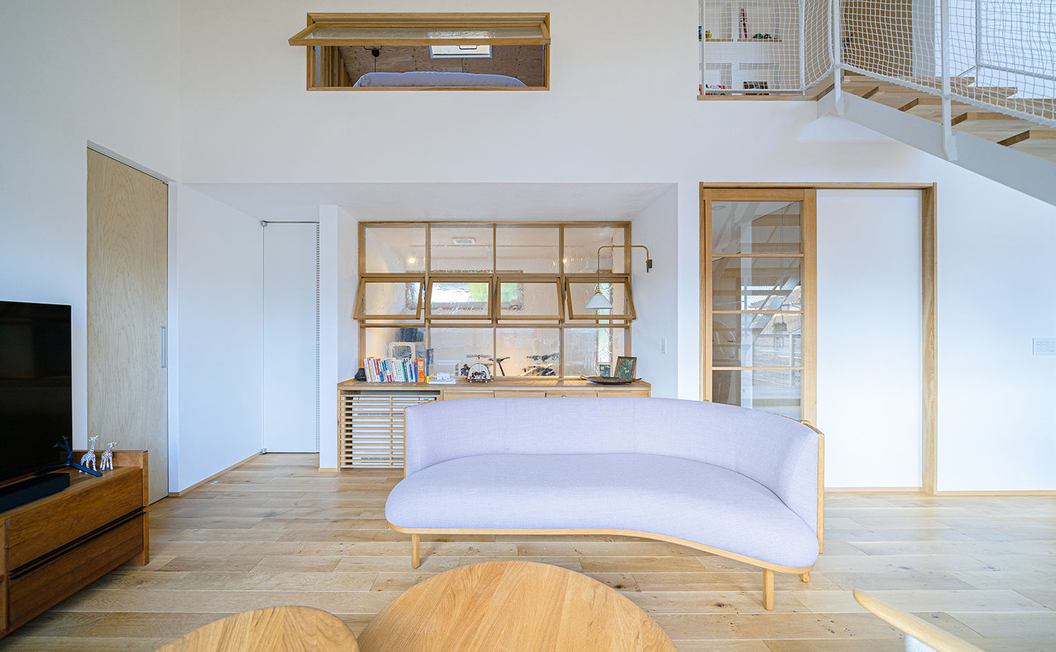 一級建築士事務所　フクダ・ロングライフデザイン 【SE構法/高気密高断熱/自然素材】勾配天井にドーマーのある家。大らかな空間に白いスケルトン階段が美しいの建築実例画像5