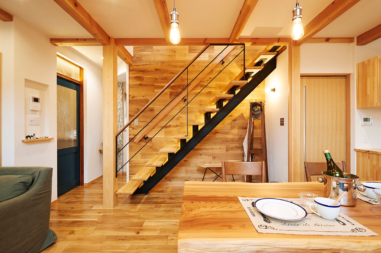 フィデア 【間取図有｜2000～2999万円｜スケルトン階段｜木の温かみ｜吹抜】横長の敷地を巧みに活用した理想の住まいの建築実例画像3