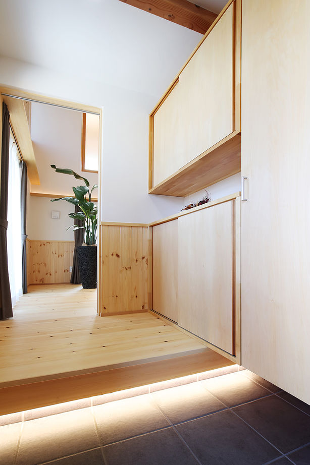 フィデア 【間取図有｜2000～2499万円｜木のデザイン｜カーライフ】広々とした吹抜で一体感を楽しむ片流れ屋根の家の建築実例画像8