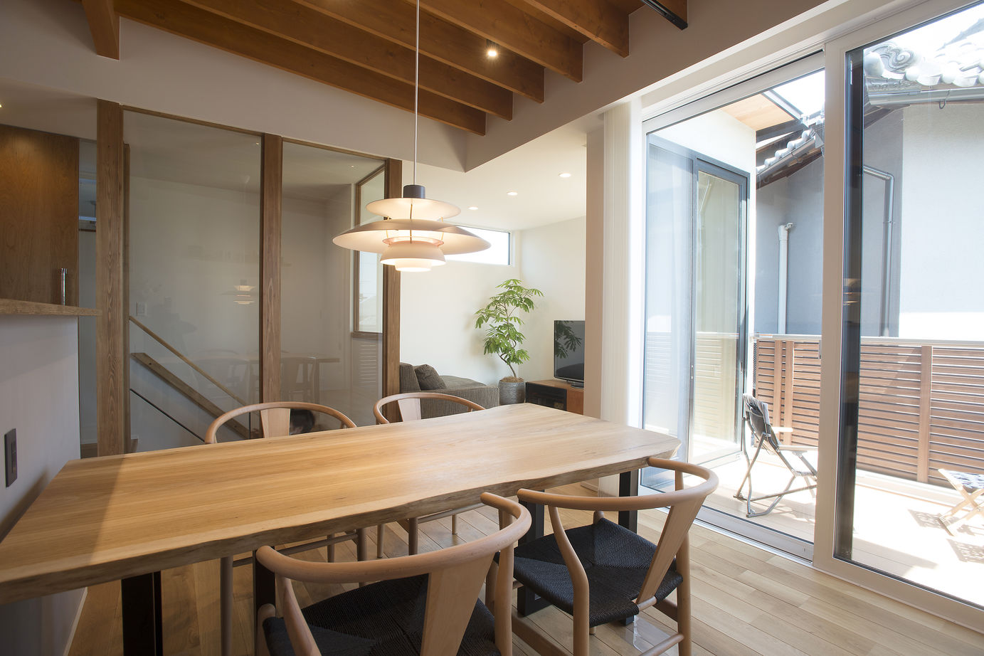 はだしの家． 【兵庫県姫路市/2階建て】こだわりのフォルムと質感が洗練された空間が広がるアイデア満載の家の建築実例画像3