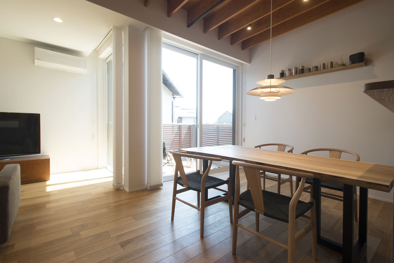 はだしの家． 【兵庫県姫路市/2階建て】こだわりのフォルムと質感が洗練された空間が広がるアイデア満載の家の建築実例画像4