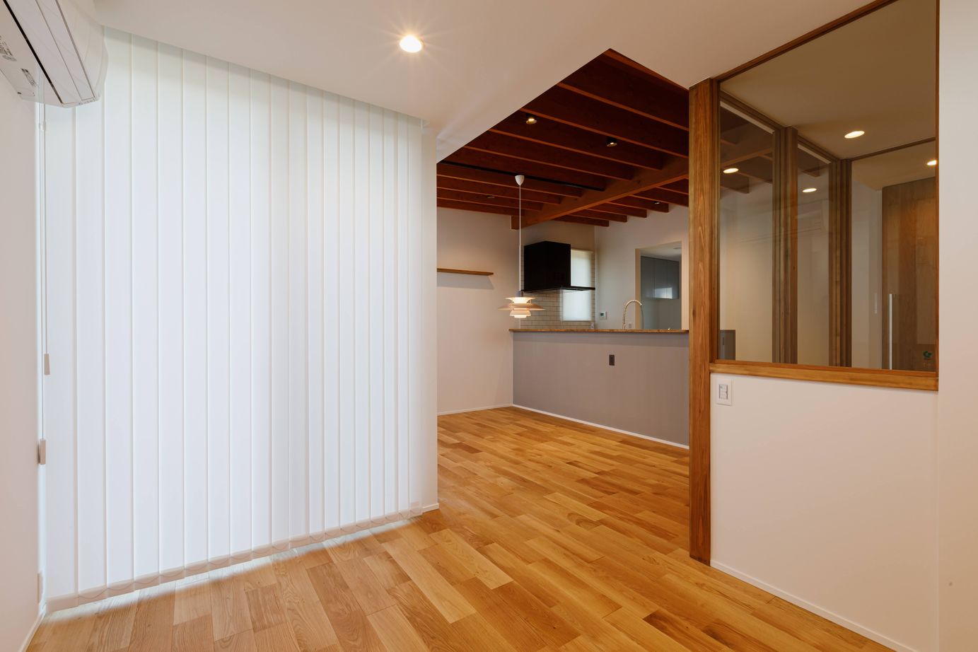 はだしの家． 【兵庫県姫路市/2階建て】こだわりのフォルムと質感が洗練された空間が広がるアイデア満載の家の建築実例画像5