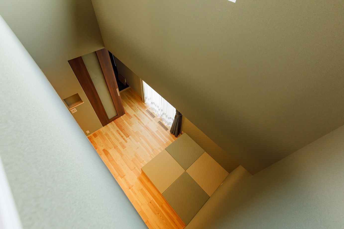 はだしの家． 【兵庫県姫路市/高性能住宅/2階建て】考え抜いたデザインと間取り　和モダン×高性能の邸宅の建築実例画像6