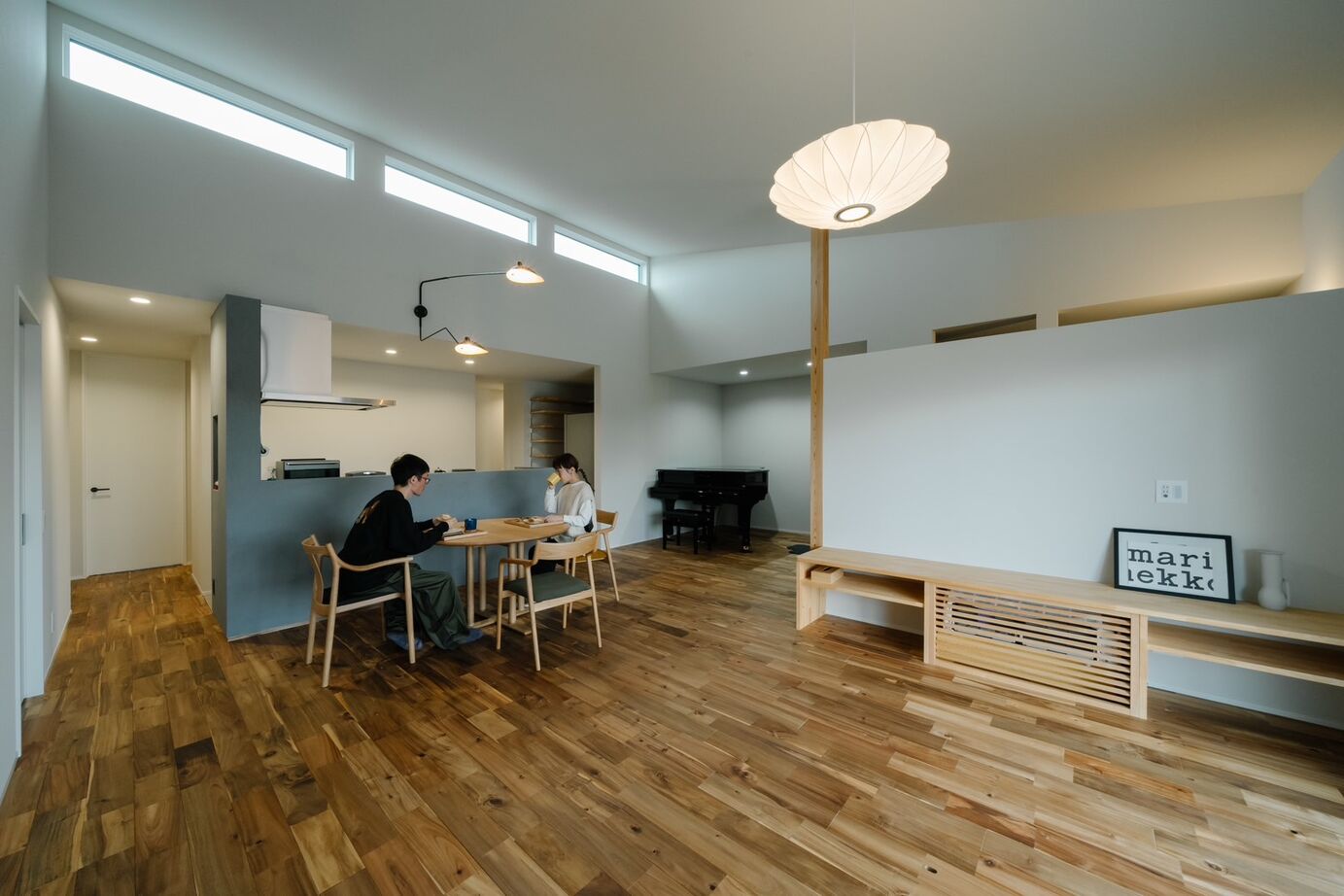 はだしの家． 【福崎町／33坪／エアコン1台×3LDK平屋】余韻の家「暮らしにアートを添える平屋」の建築実例画像2