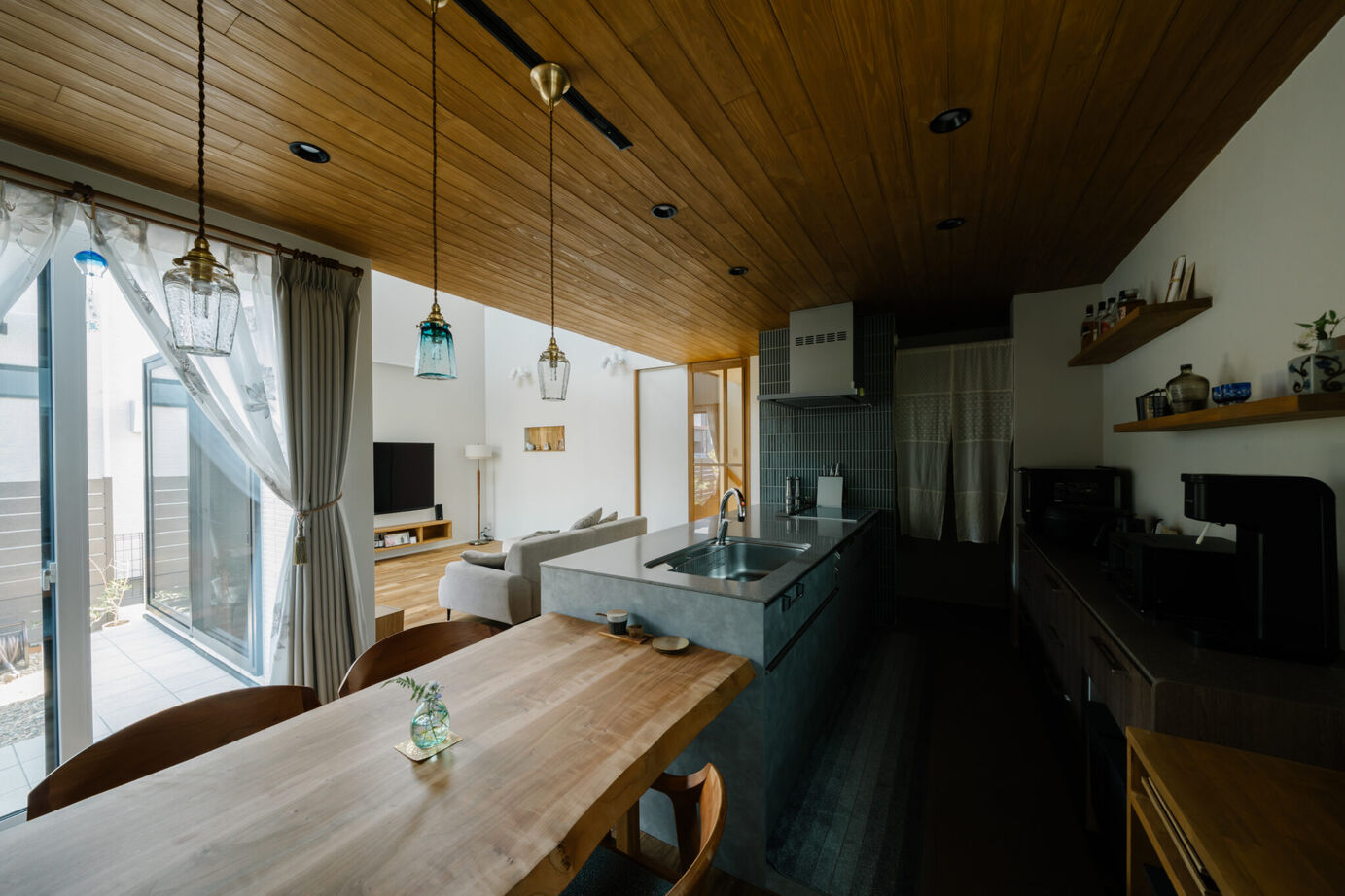 はだしの家． 【太子町／33.5坪／家事ラク動線×1階完結型】織樹の家－木々の鼓動と暮らすの建築実例画像2