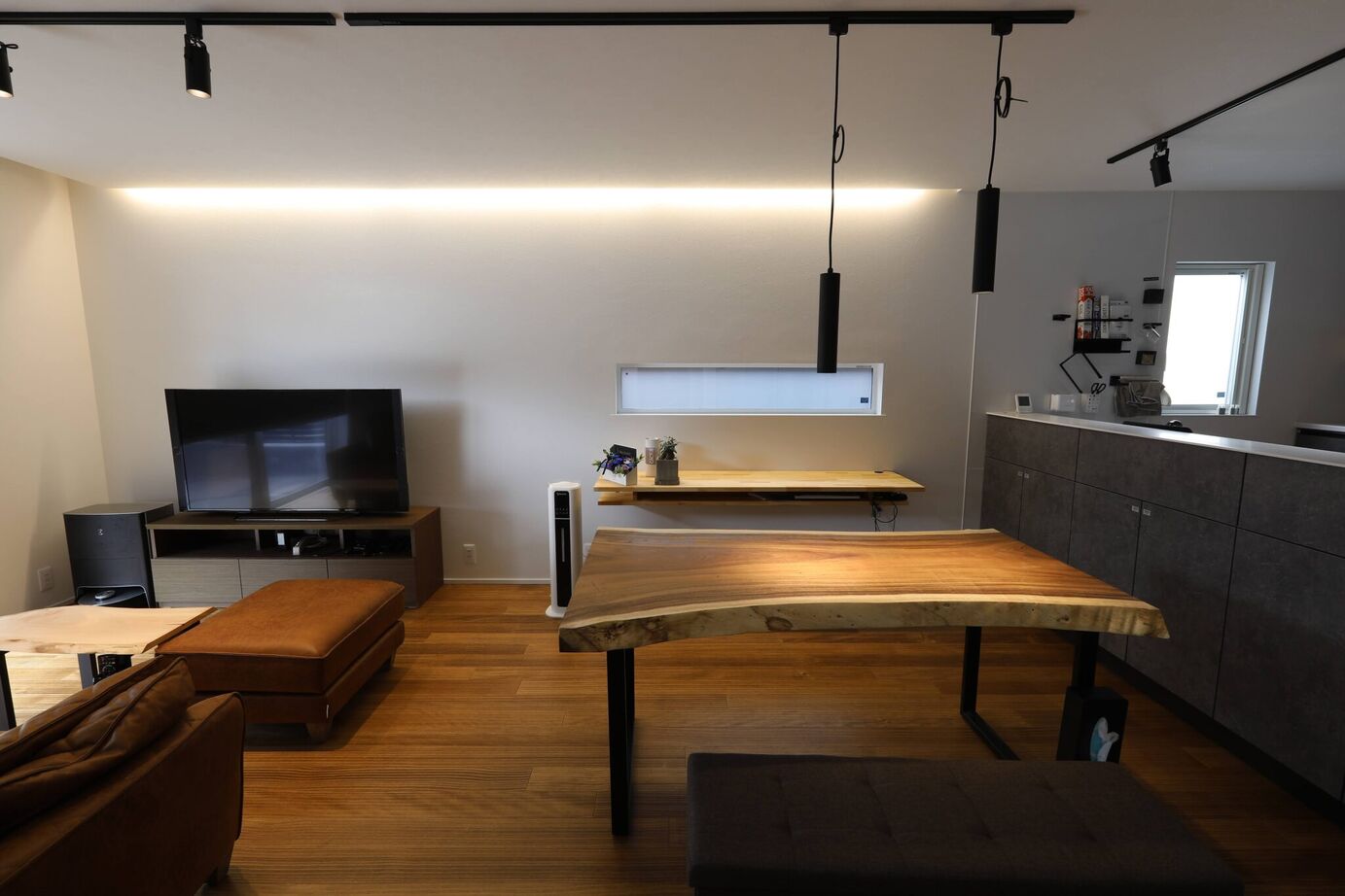 はだしの家． 【姫路市／30坪／蒼の美×革新性能】蒼巧の家－蒼の中に秘めた力の建築実例画像2