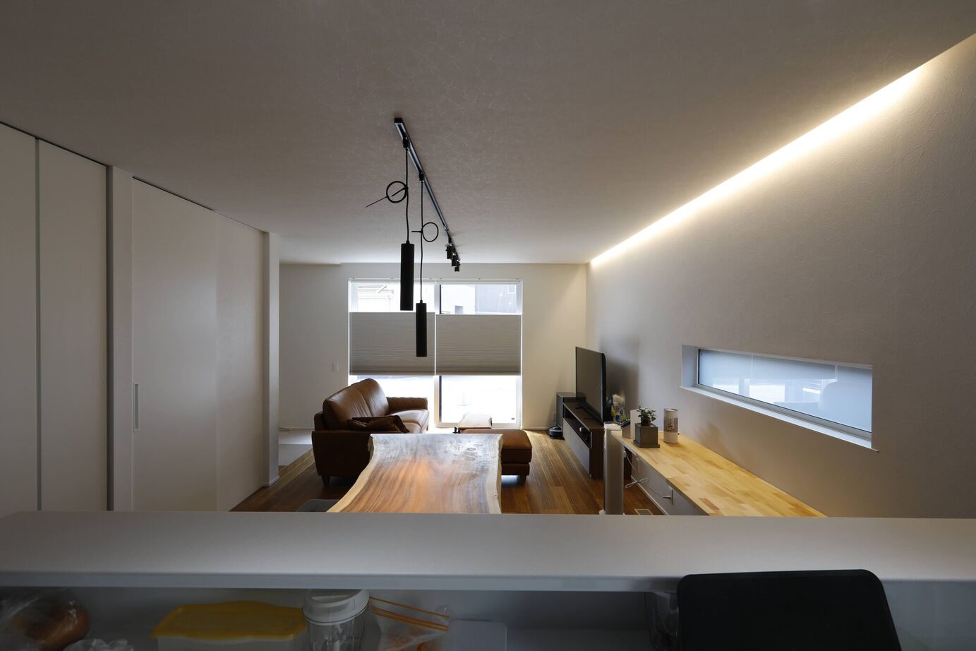 はだしの家． 【姫路市／30坪／蒼の美×革新性能】蒼巧の家－蒼の中に秘めた力の建築実例画像3