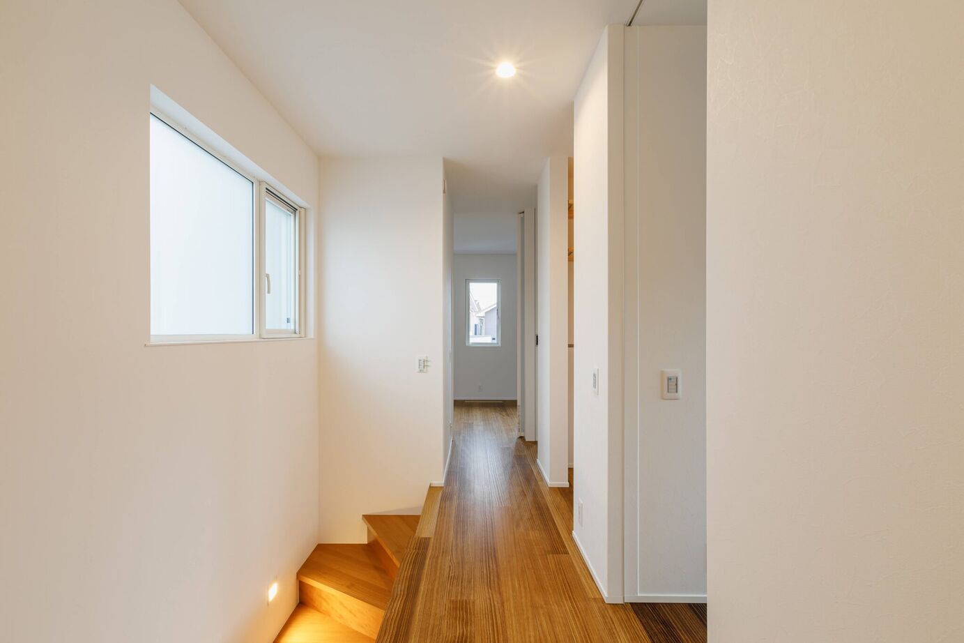 はだしの家． 【姫路市／30坪／蒼の美×革新性能】蒼巧の家－蒼の中に秘めた力の建築実例画像7