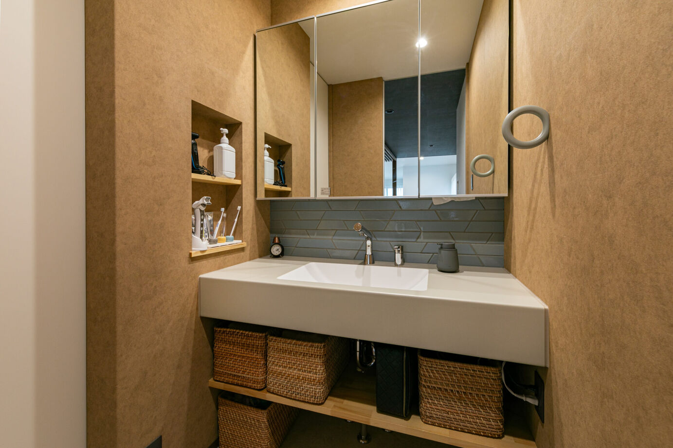 はだしの家． 段彩の家－視線を惹きつける、凹凸のリズムの建築実例画像6