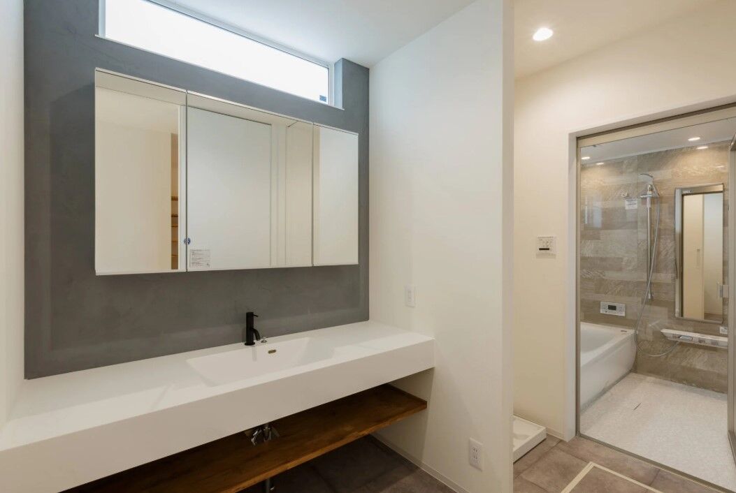 はだしの家． 【たつの市／2500万円台／白の美×光の透過】純白の美しさと光の演出が織りなす上品な住まいの建築実例画像2