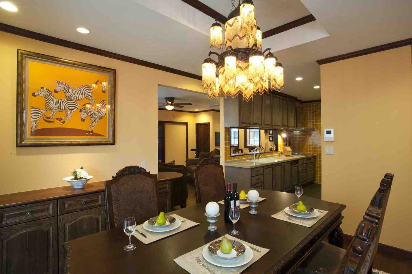 セルコホーム 【ビルトインガレージ|バーコーナー】故郷のカナダを感じさせる快適さと木の温もりや質感が心地よい住まいの建築実例画像4