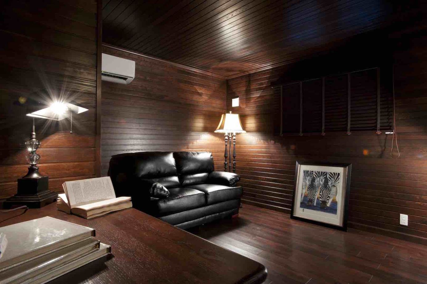 セルコホーム 【ビルトインガレージ|バーコーナー】故郷のカナダを感じさせる快適さと木の温もりや質感が心地よい住まいの建築実例画像7