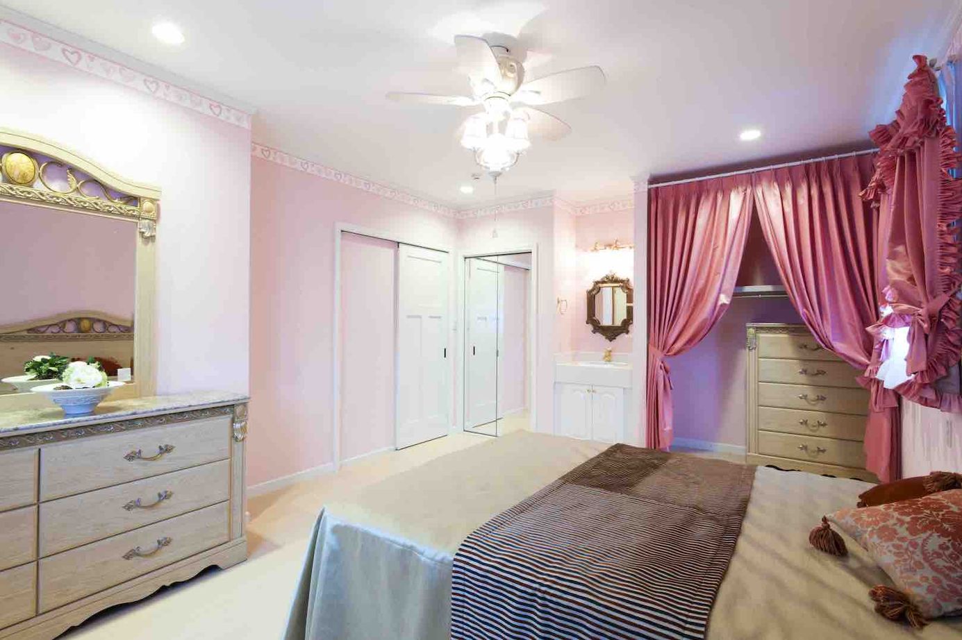 セルコホーム 【ビルトインガレージ|バーコーナー】故郷のカナダを感じさせる快適さと木の温もりや質感が心地よい住まいの建築実例画像8