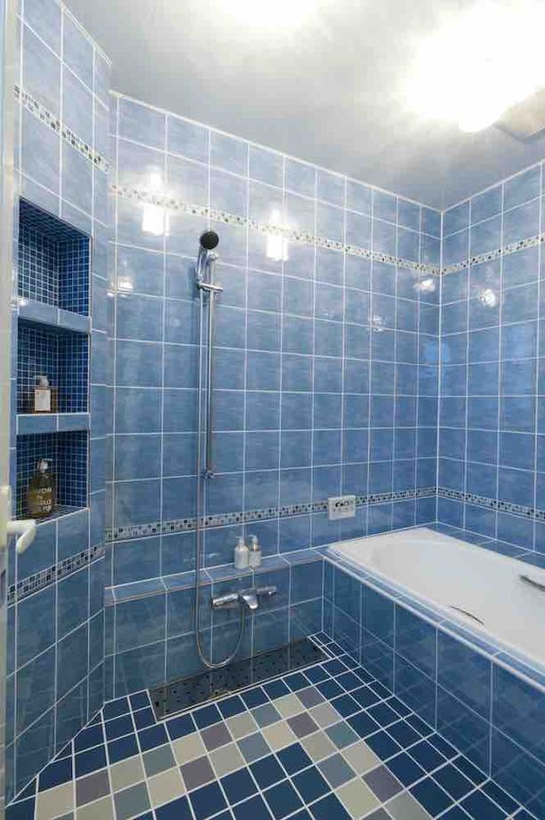 セルコホーム 【ビルトインガレージ|バーコーナー】故郷のカナダを感じさせる快適さと木の温もりや質感が心地よい住まいの建築実例画像10