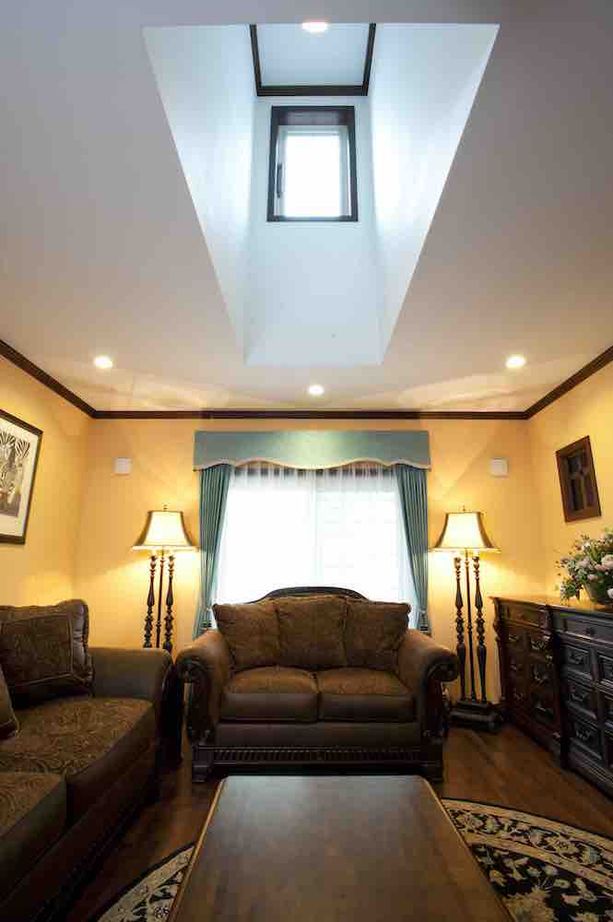 セルコホーム 【ビルトインガレージ|バーコーナー】故郷のカナダを感じさせる快適さと木の温もりや質感が心地よい住まいの建築実例画像14