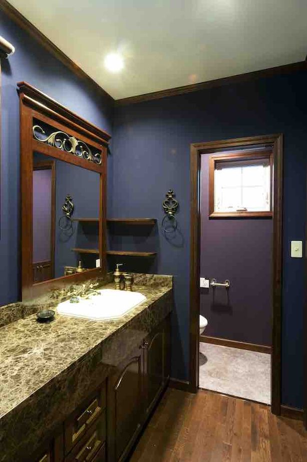 セルコホーム 【ビルトインガレージ|バーコーナー】故郷のカナダを感じさせる快適さと木の温もりや質感が心地よい住まいの建築実例画像16