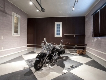 セルコホーム 【薪ストーブ|ビルトインガレージ|和室】オールレンガの外観が美しい。愛車を愛でるガレージのある住まいの建築実例画像2