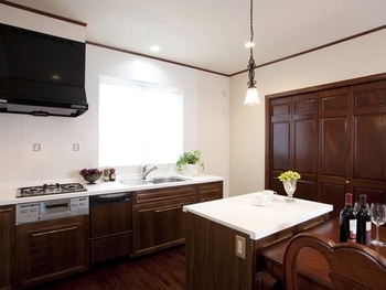 セルコホーム 【薪ストーブ|ビルトインガレージ|和室】オールレンガの外観が美しい。愛車を愛でるガレージのある住まいの建築実例画像5