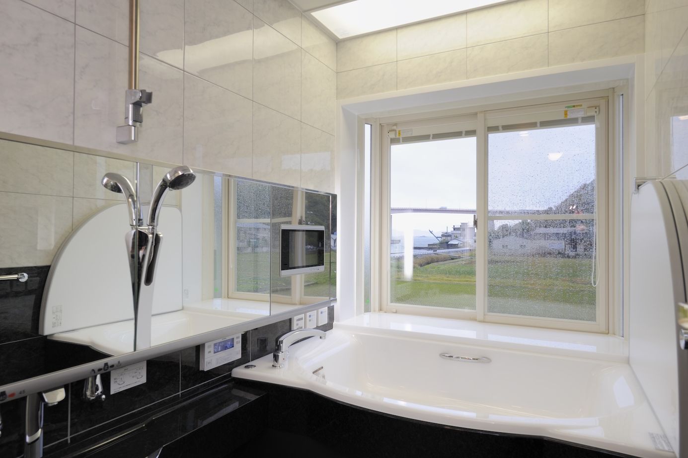 セルコホーム 【60坪台】海を望める露天風呂をイメージしたお風呂が魅力的。憧れのサーキュラー階段のあるエレガントな家の建築実例画像2