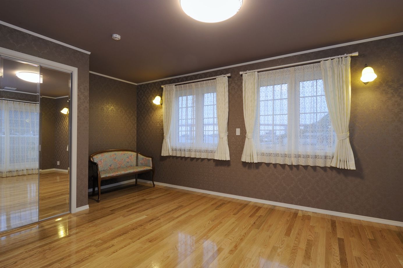 セルコホーム 【60坪台】海を望める露天風呂をイメージしたお風呂が魅力的。憧れのサーキュラー階段のあるエレガントな家の建築実例画像8