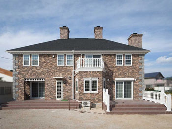 セルコホーム 【吹き抜け|無垢材|輸入レンガ】ジョージアン様式でクラシカルな趣を醸し出す、アンティーク家具が馴染む家の建築実例画像5