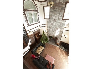 セルコホーム 【吹き抜け|無垢材|輸入レンガ】ジョージアン様式でクラシカルな趣を醸し出す、アンティーク家具が馴染む家の建築実例画像6