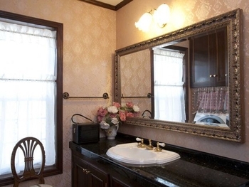 セルコホーム 【吹き抜け|無垢材|輸入レンガ】ジョージアン様式でクラシカルな趣を醸し出す、アンティーク家具が馴染む家の建築実例画像9