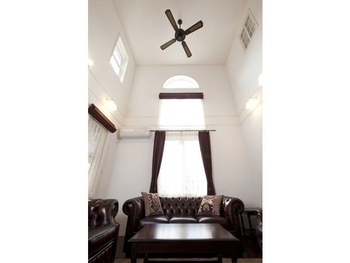 セルコホーム 【吹き抜け|書斎】シアタールームで音楽や映画を大迫力で楽しむ。時と共に愛着の深まる美しいデザインの家の建築実例画像4