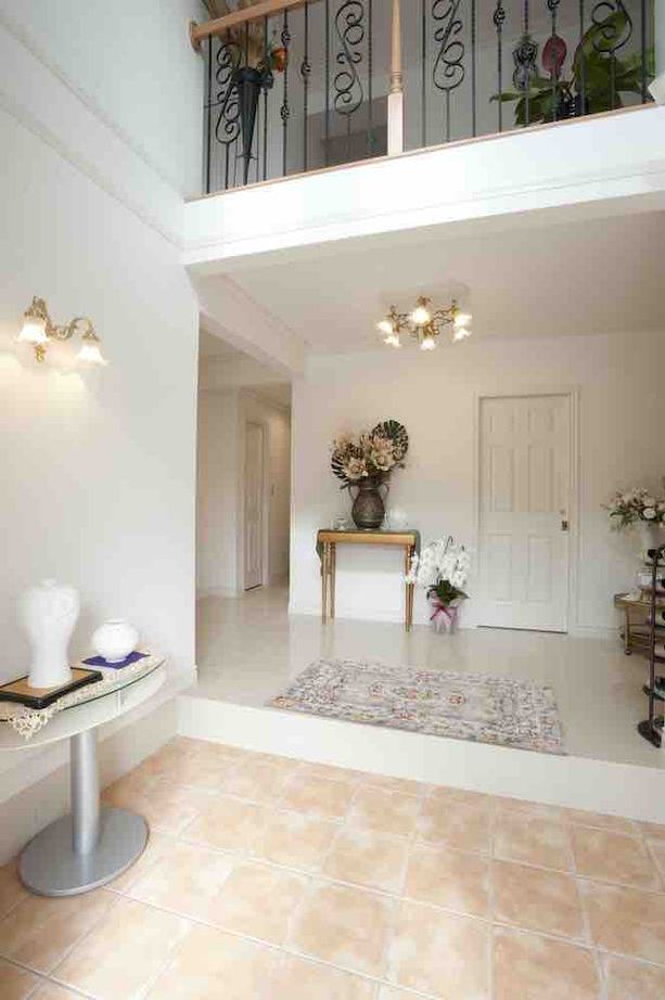 セルコホーム 【3階建て|店舗併用】大型バルコニー、パティオ、シアタールームを設置、優雅な時を過ごせる二世帯住宅の建築実例画像2