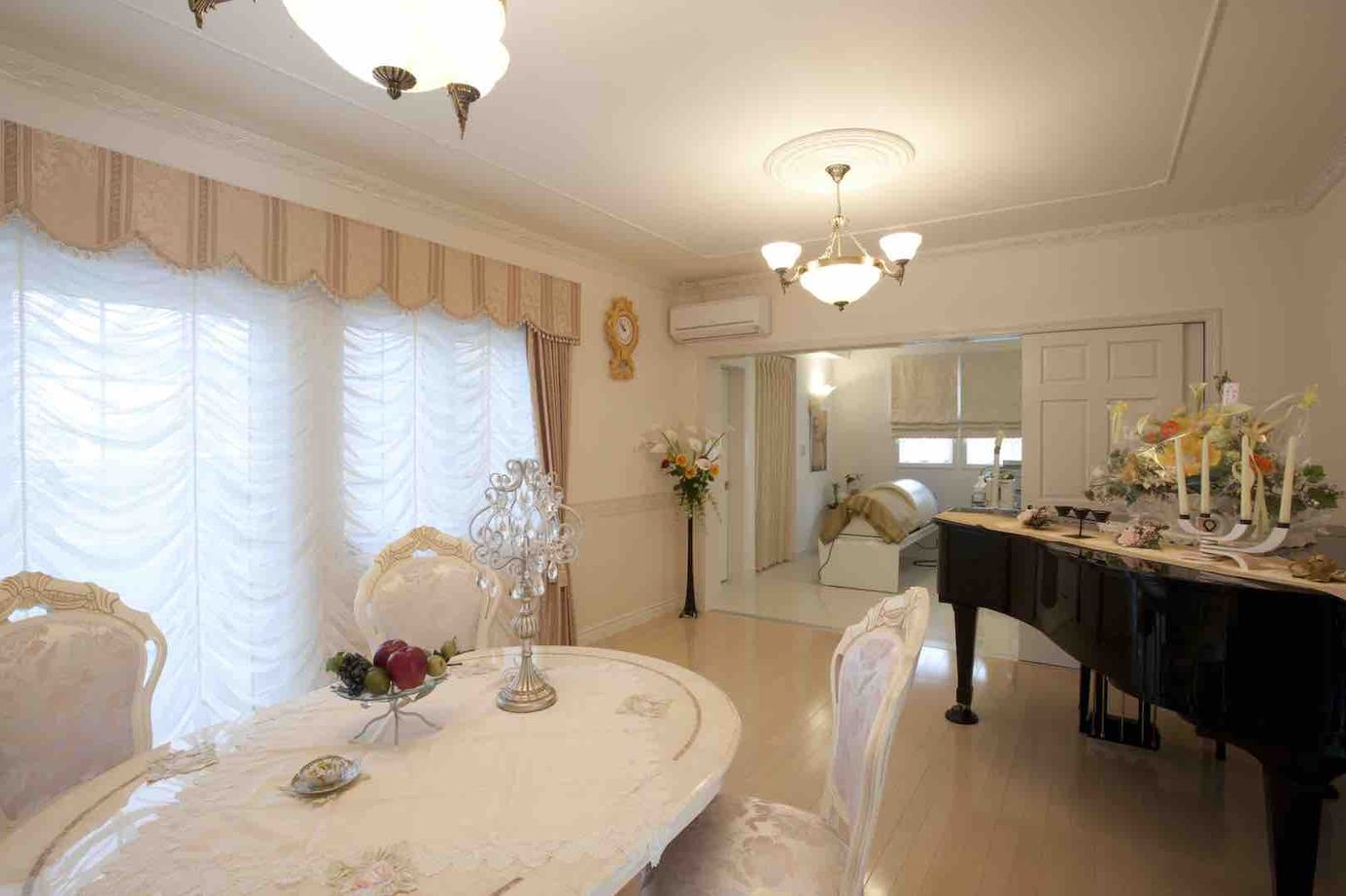 セルコホーム 【3階建て|店舗併用】大型バルコニー、パティオ、シアタールームを設置、優雅な時を過ごせる二世帯住宅の建築実例画像12