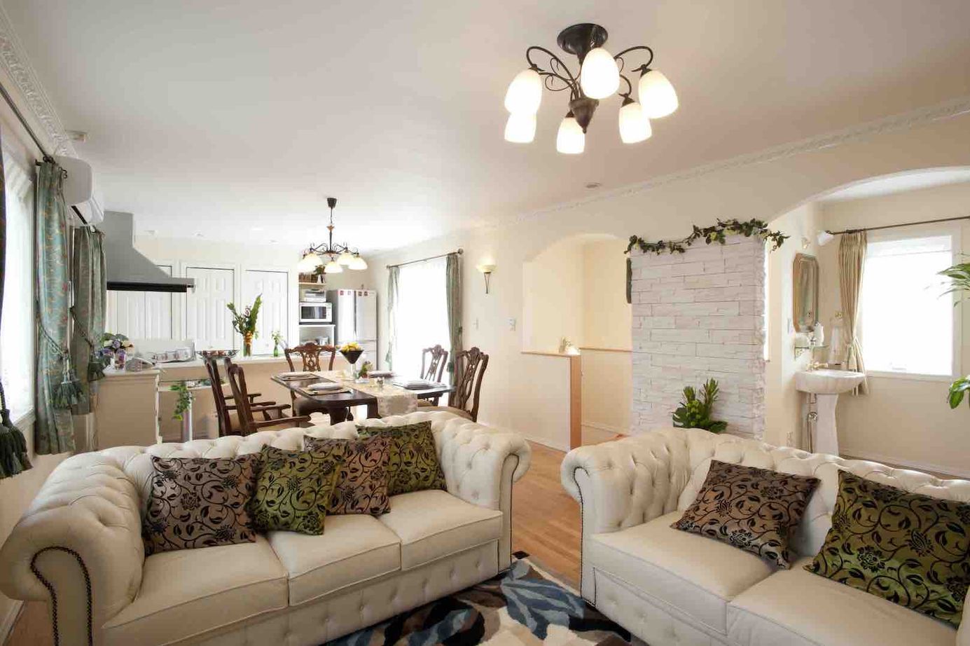 セルコホーム 【3階建て|店舗併用】大型バルコニー、パティオ、シアタールームを設置、優雅な時を過ごせる二世帯住宅の建築実例画像14