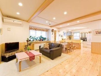 セルコホーム 【自然素材|ウッドデッキ|ドッグラン】木が香る癒しの空間で音楽や愛犬との時間を楽しむカナダ輸入住宅の建築実例画像2