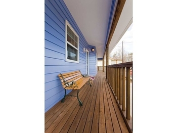 セルコホーム 【自然素材|ウッドデッキ|ドッグラン】木が香る癒しの空間で音楽や愛犬との時間を楽しむカナダ輸入住宅の建築実例画像4