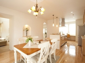 セルコホーム 【吹き抜け|和室|省エネ】夏は涼しく、冬は暖か。開放感たっぷりの空間が心地よい、シンプルモダン住まいの建築実例画像5