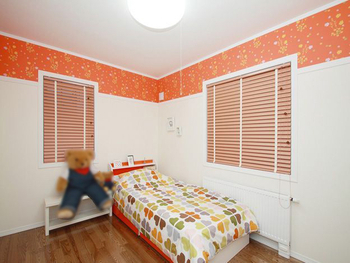 セルコホーム 【ウッドデッキ】玄関から自然な暖かさで迎え入れる、キッチンを中心に家族が仲良く過ごす英国風の住まいの建築実例画像8