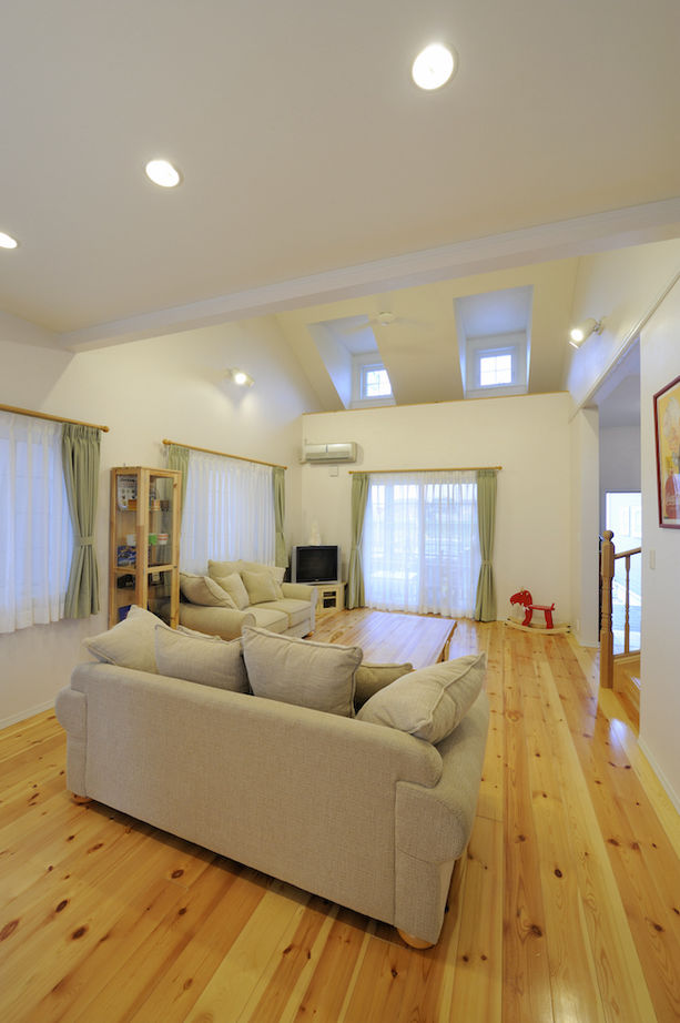 セルコホーム 【40坪台】ビルトインガレージやウッドデッキを満喫する、大好きな世界観を叶えたアメリカンハウスの建築実例画像2